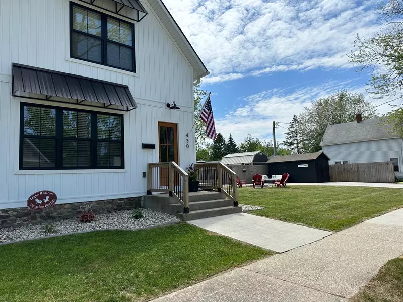 430 South Haven Street, South Haven, MI 49090