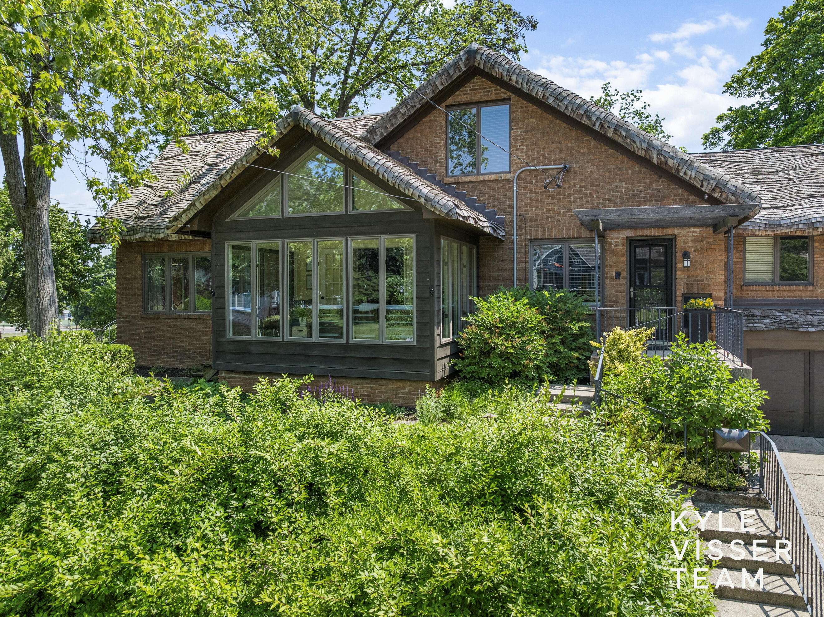 East Grand Rapids, MI 49506,2346 Lake SE Drive