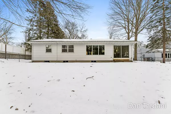 Norton Shores, MI 49441,3865 Applewood Lane