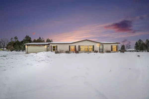 6025 Pickerel Lake Road, Petoskey, MI 49770