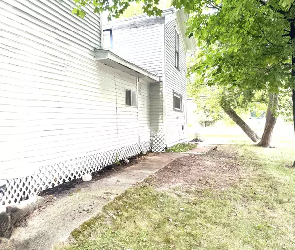 Evart, MI 49631,313 W 6th Street