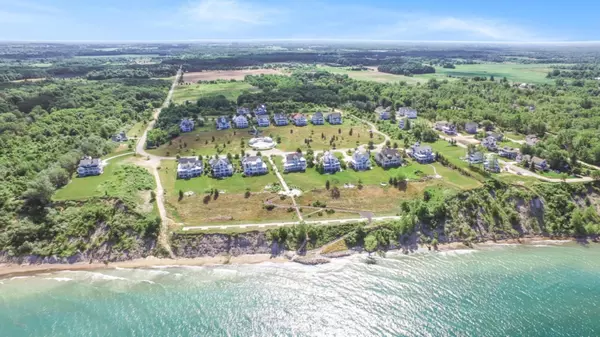 688 Waters Edge Drive #15, South Haven, MI 49090