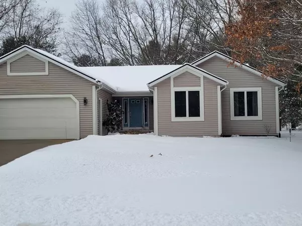 13553 Oakfield Lane, Grand Haven, MI 49417