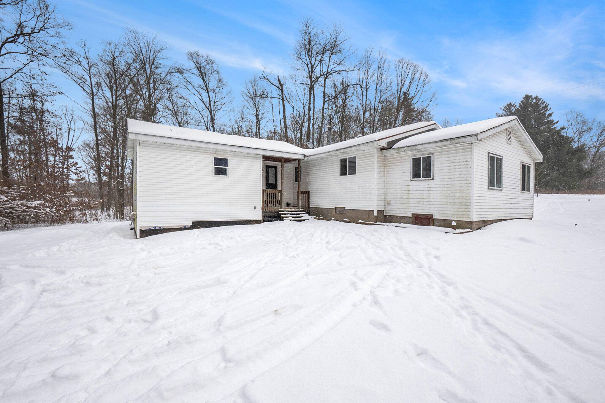 White Cloud, MI 49349,1244 S Elm Avenue