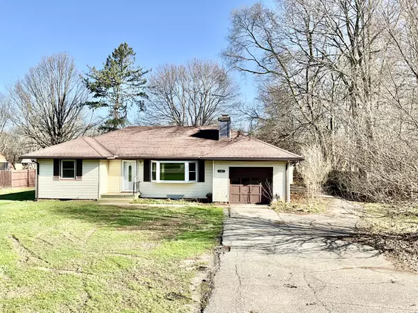 1685 E Clinton Trail, Charlotte, MI 48813