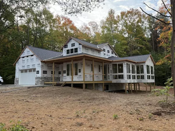 76831 Wood Crest Court, South Haven, MI 49090