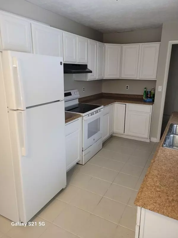 Grand Haven, MI 49417,15064 Deremo Avenue