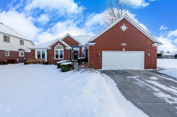 19420 Ironwood Drive, Macomb, MI 48042