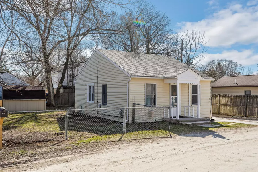 9142 Forest Road, Whitmore Lake, MI 48189