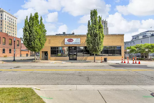 132 W Cortland Street, Jackson, MI 49201
