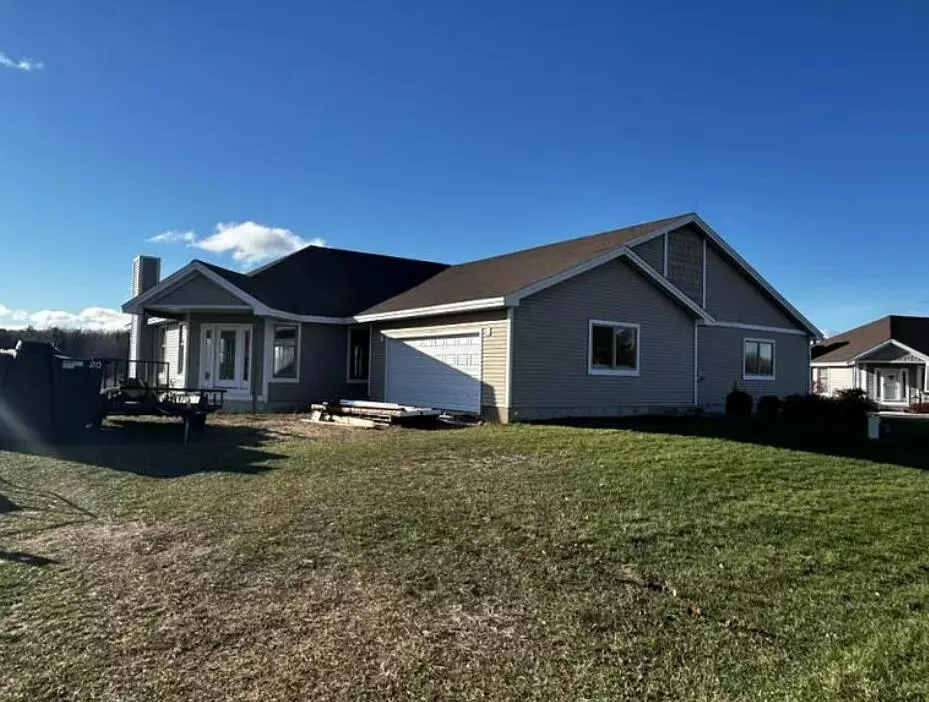 Onekama, MI 49675,6834 N Bluff Court