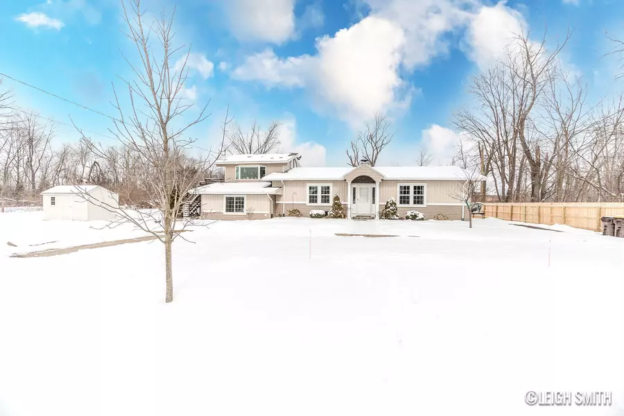 467 7 Mile NE Road, Comstock Park, MI 49321