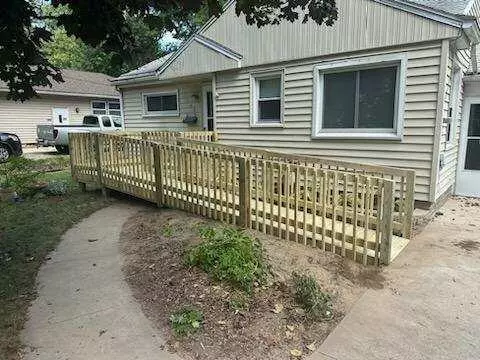 Greenville, MI 48838,208 S Bower Street