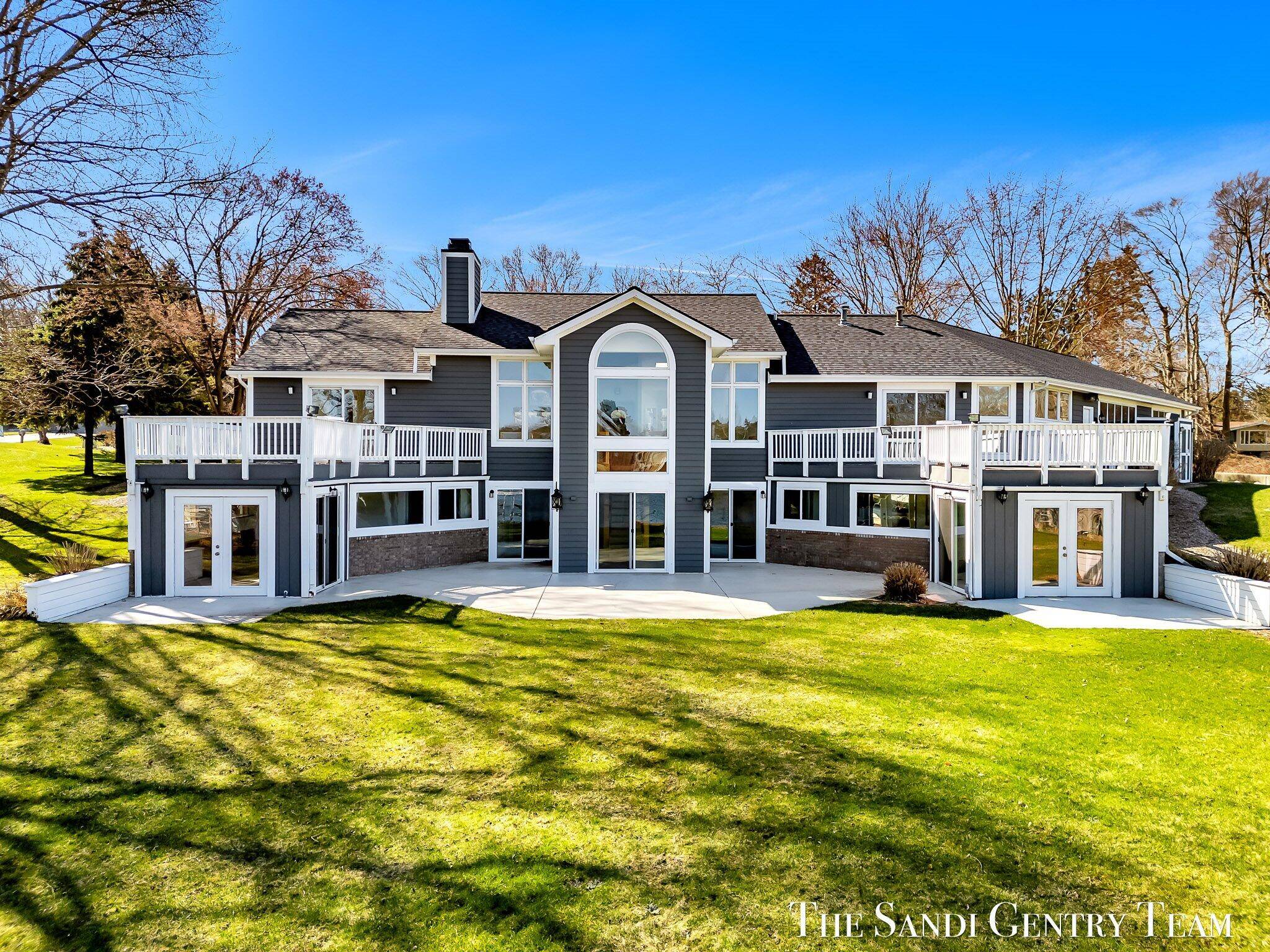 760 Bridgeview Bay Drive, Norton Shores, MI 49441