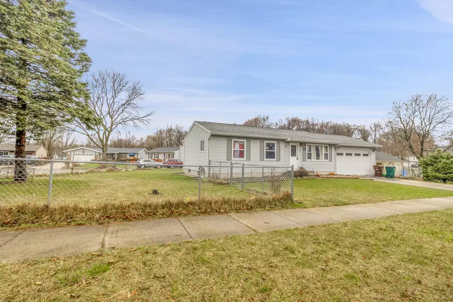 5724 Ellendale Drive, Lansing, MI 48911