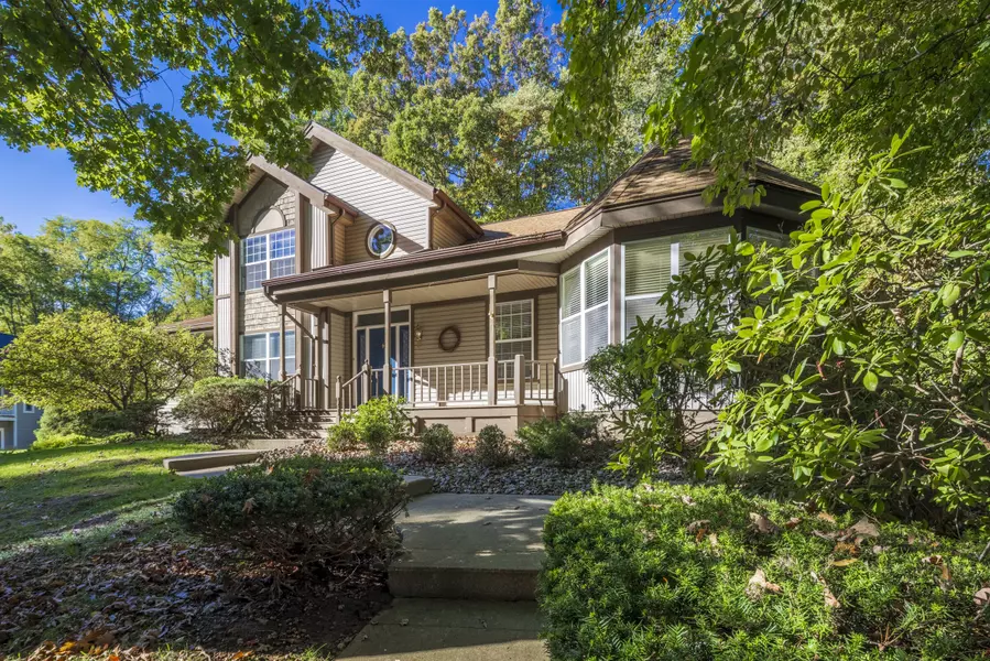 3004 White Oaks Lane, Buchanan, MI 49107