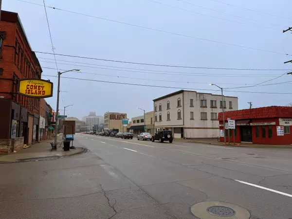 Jackson, MI 49201,632 E Michigan Avenue