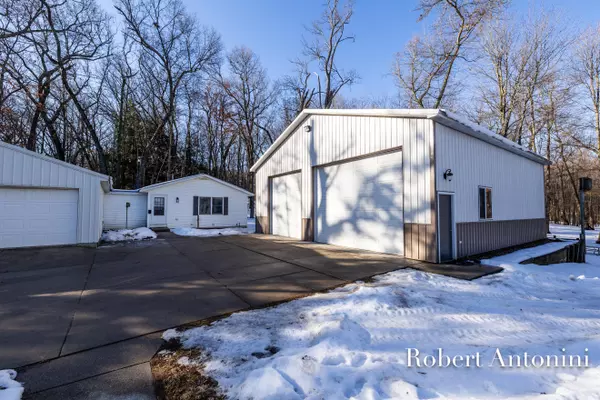 Ada, MI 49301,1185 Cramton NE Avenue