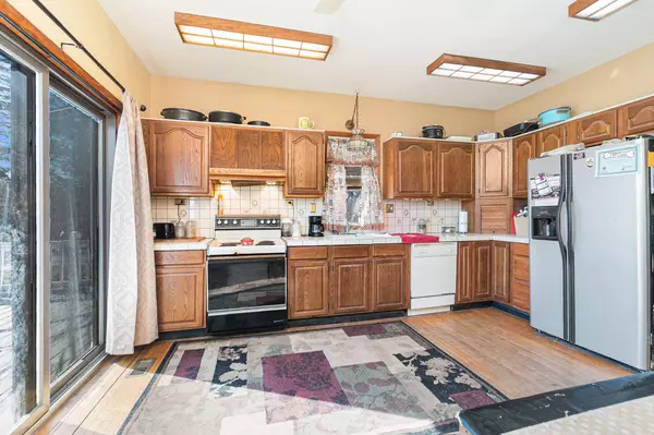 Freeland, MI 48623,4570 Curve Road