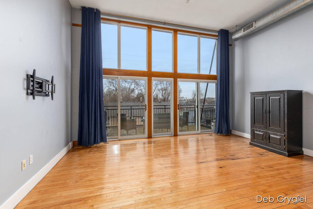 Grand Rapids, MI 49504,600 Broadway NW Avenue #303