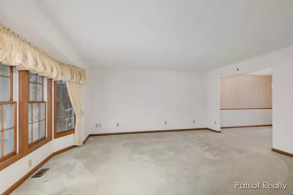 Spring Lake, MI 49456,17911 Cherokee Drive