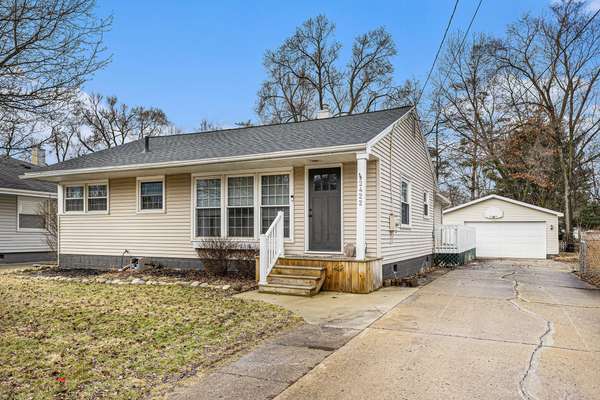 2422 Dawn Street,  Jackson,  MI 49203