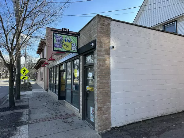 Kalamazoo, MI 49008,824 S Westnedge Avenue