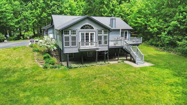 6324 Orchard Trail, Fennville, MI 49408