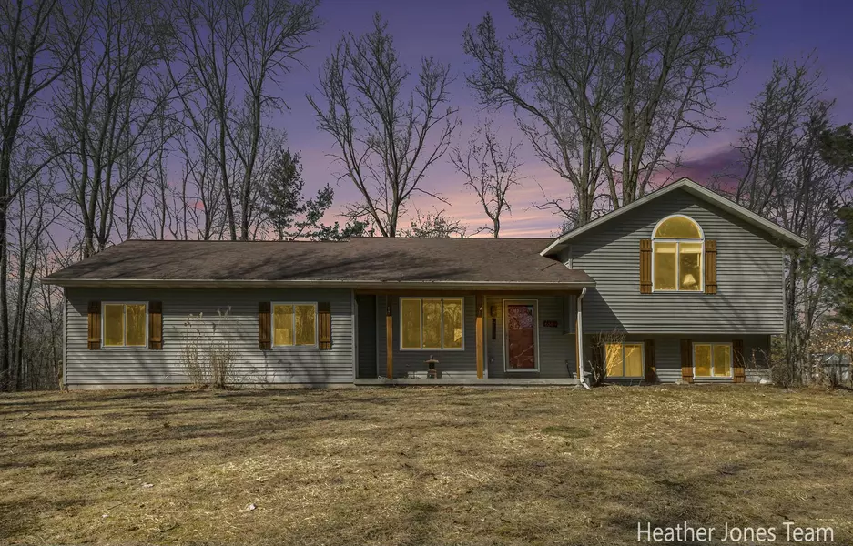 6569 White Pine Drive, Greenville, MI 48838