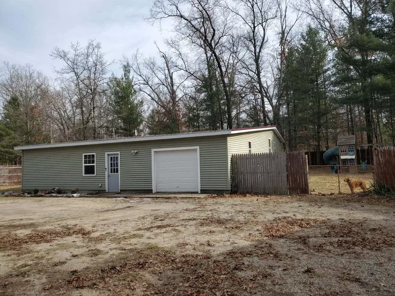 7975 N Paepke Road, Howard City, MI 49329