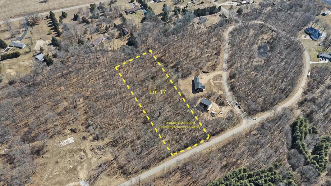 17 Highfield Road, Three Rivers, MI 49093