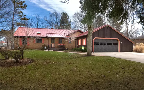 1007 S Michigan Avenue, Hastings, MI 49058