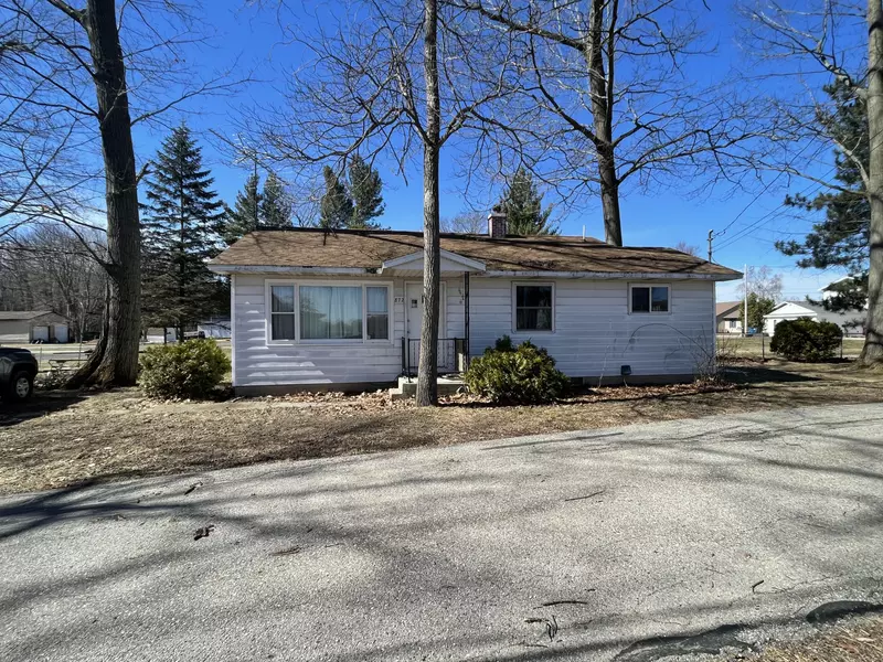 872 Clifford Lake Circle NW Drive, Stanton, MI 48888