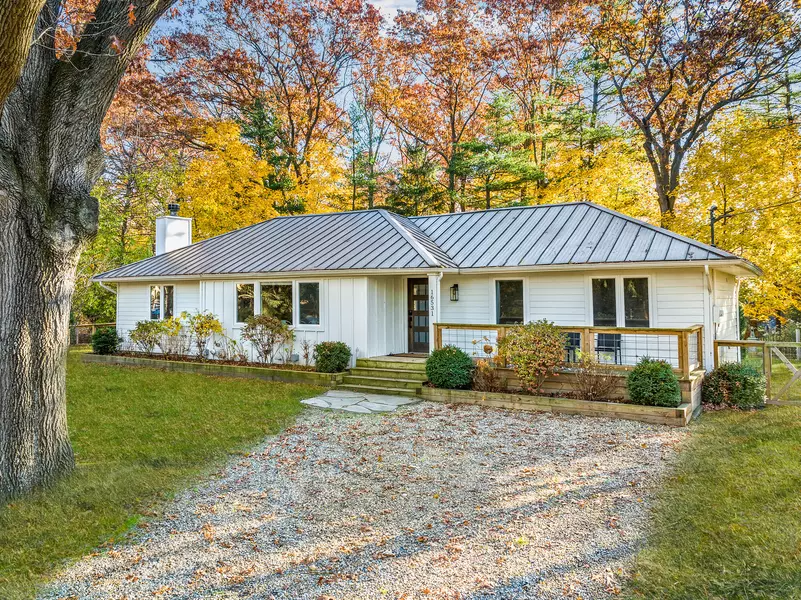 16531 Lakeshore Road, Union Pier, MI 49129