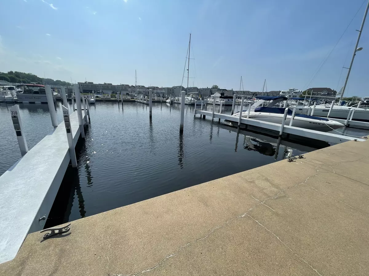 New Buffalo, MI 49117,357 Peninsula #E