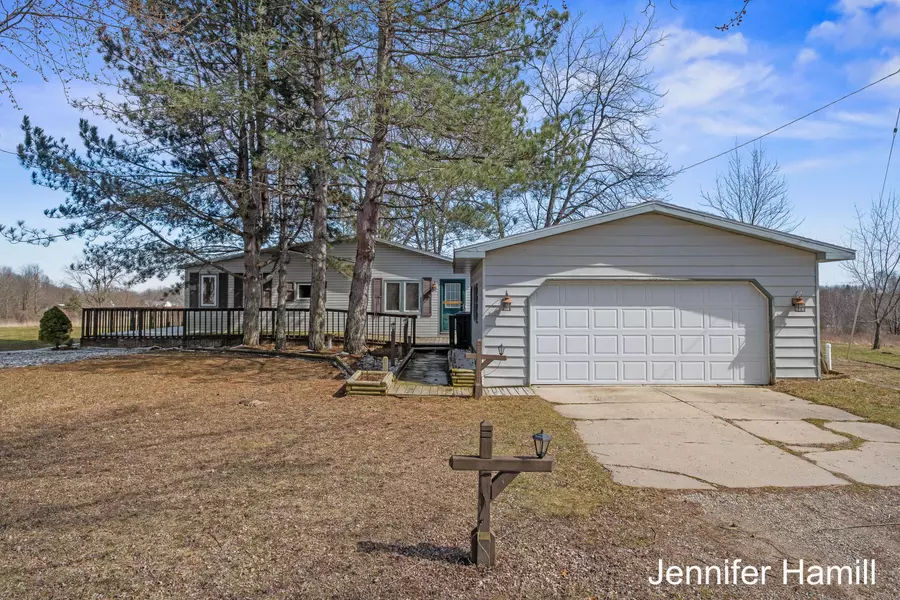 1024 13 Mile NE Road, Sparta, MI 49345