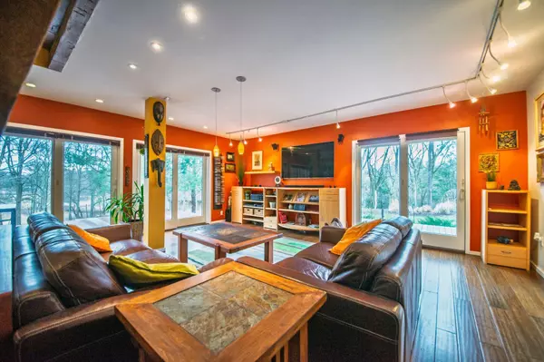 Ann Arbor, MI 48105,5525 Red Fox Run