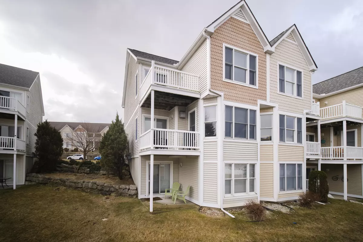 Manistee, MI 49660,86 Charter Court