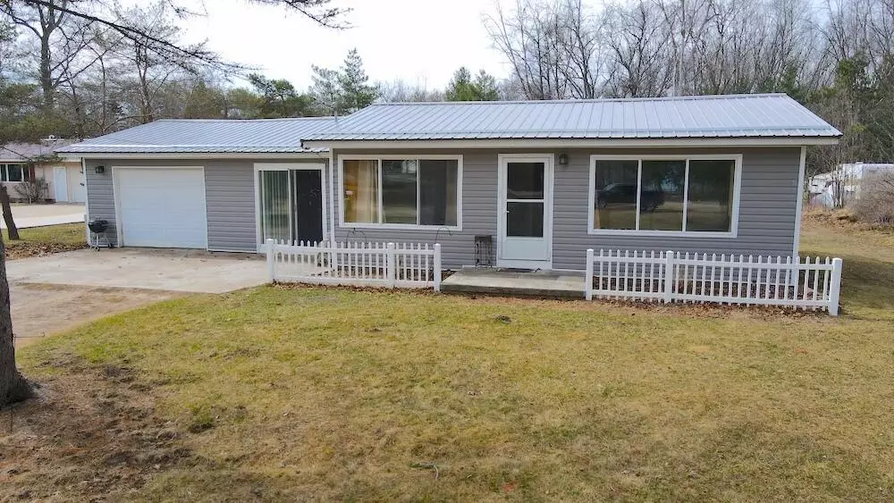 1695 Opland Road, Gladwin, MI 48624