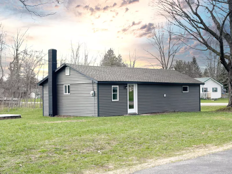 115 Lincoln Street, Luther, MI 49656