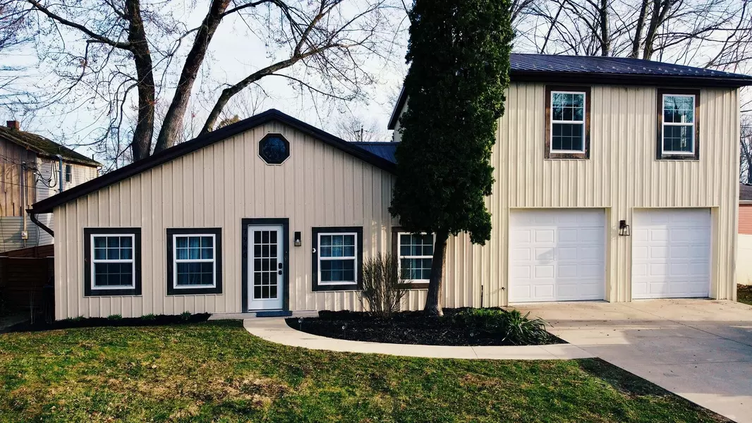 7960 Lakewood Drive, Coloma, MI 49038