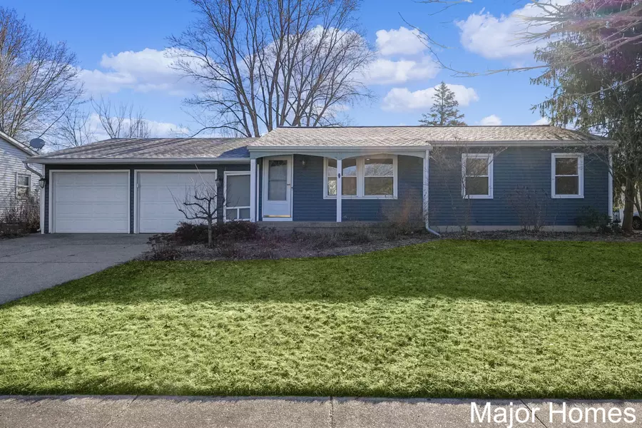 303 Roberta Jayne Drive, Lowell, MI 49331