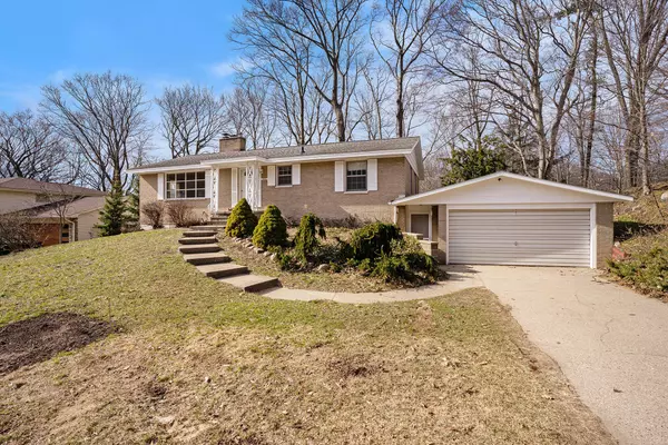 Grand Haven, MI 49417,1833 Doris Avenue