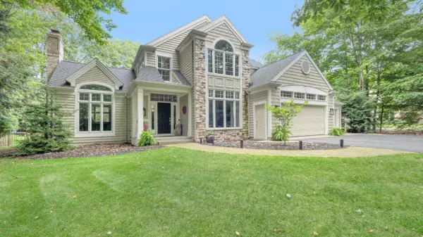 3820 Harbor Point Drive, Norton Shores, MI 49441