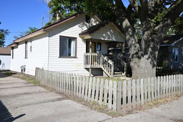 1130 E Laketon Avenue, Muskegon, MI 49442
