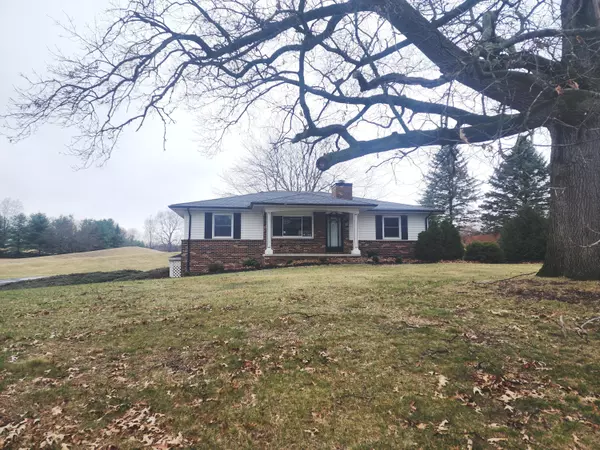 9858 York Woods Drive, Saline, MI 48176