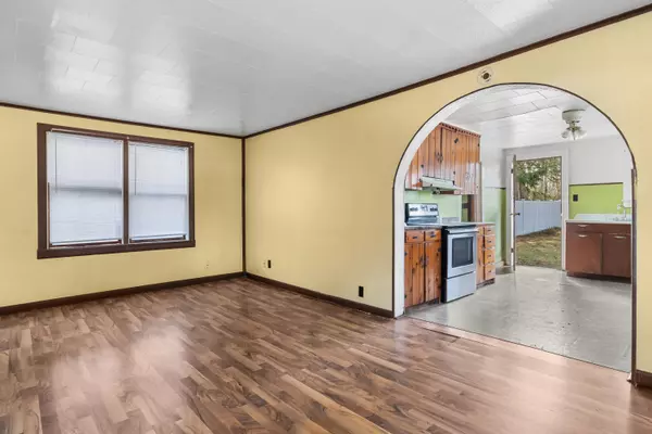 New Buffalo, MI 49117,313 S Barton Street