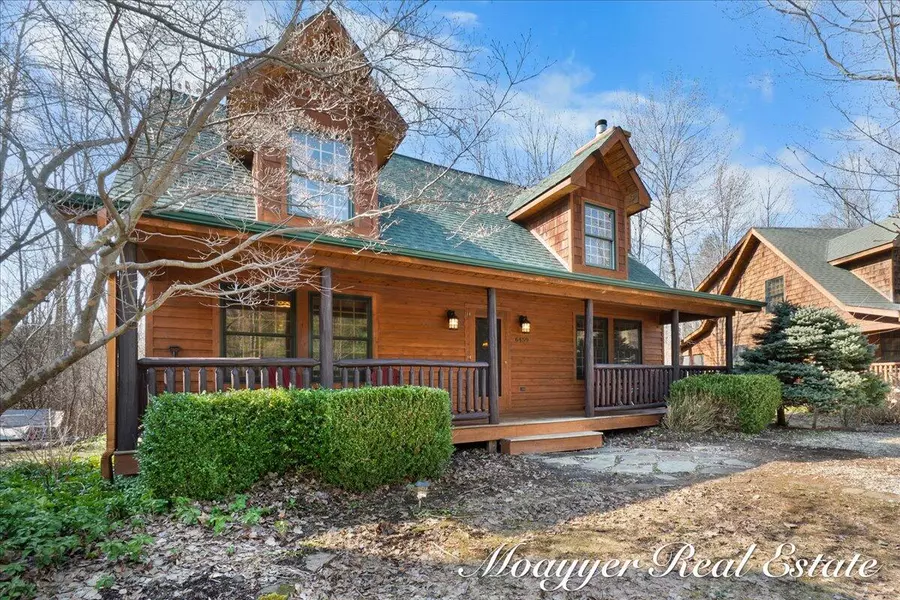 6459 Lilypad Lane, Saugatuck, MI 49453