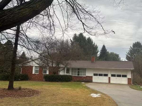 6142 E Territorial Road, Pleasant Lake, MI 49272