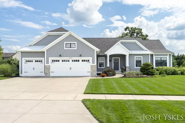 2464 Bridle NE Way, Belmont, MI 49306